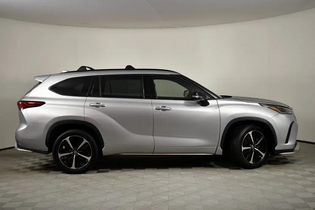 2022 Toyota Highlander XSE photo 1