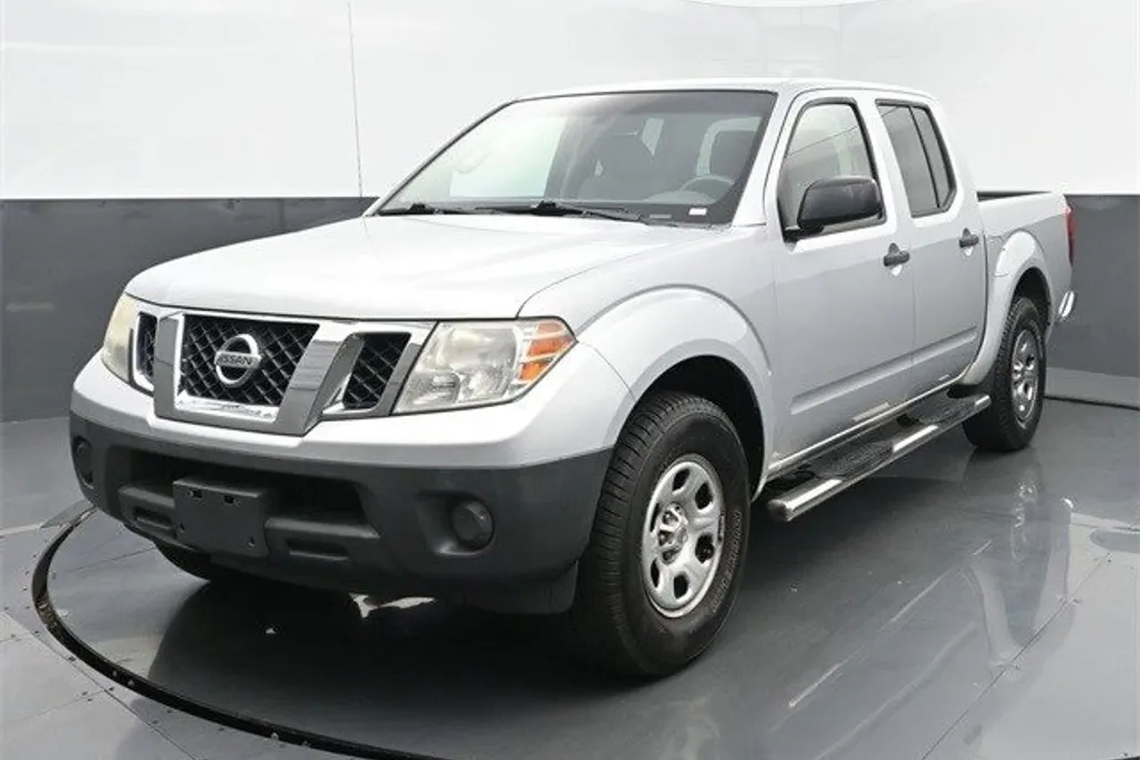 2013 Nissan Frontier S photo 1