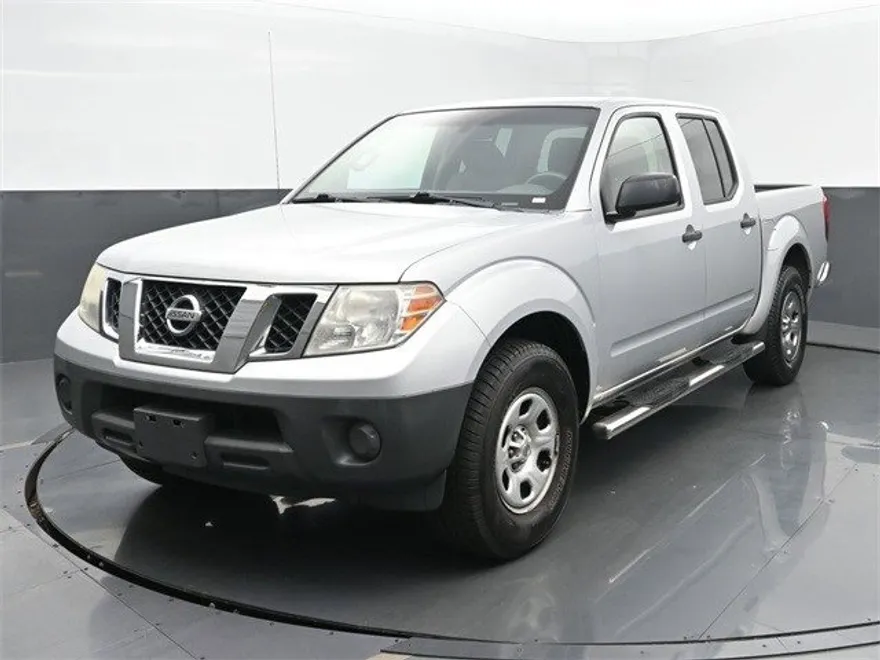 2013 Nissan Frontier S photo 1