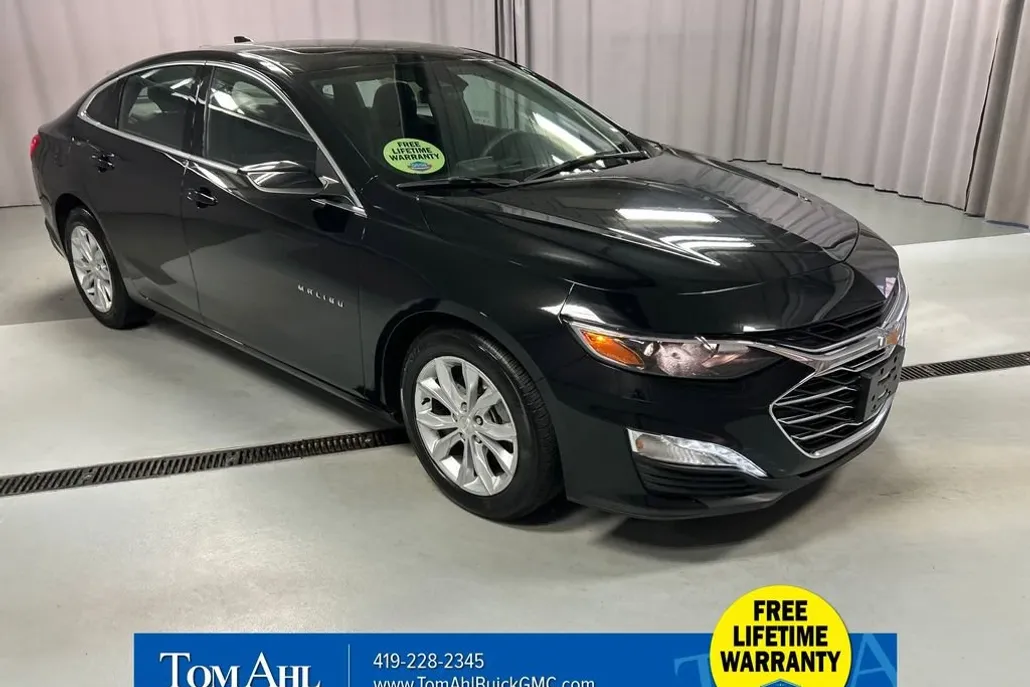 2024 Chevrolet Malibu 1LT photo 1