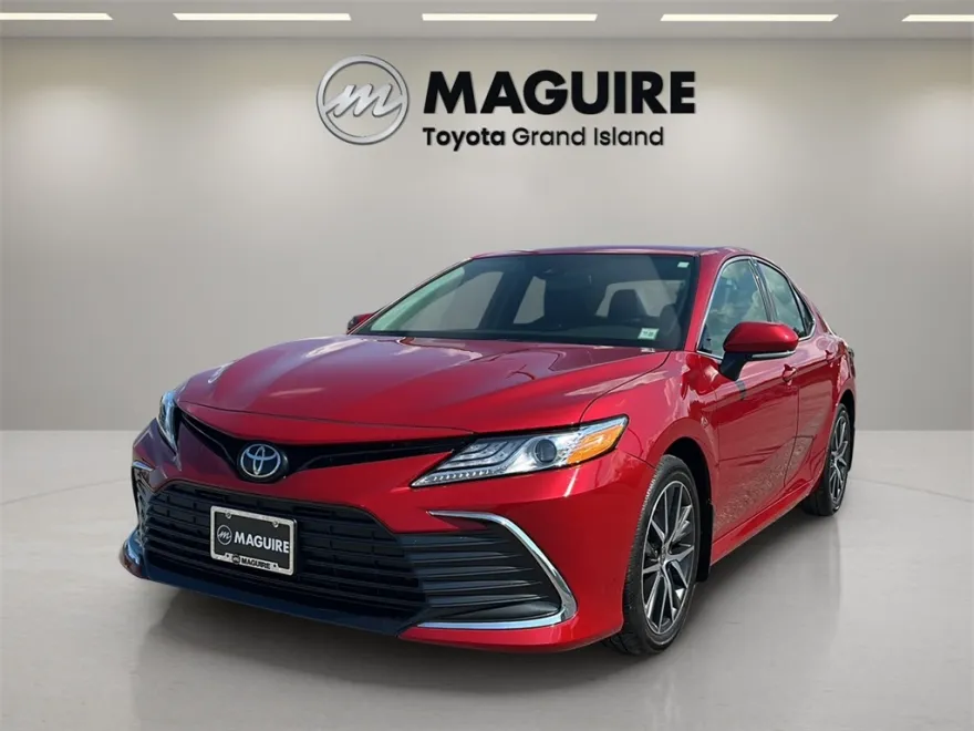 2024 Toyota Camry XLE photo 1