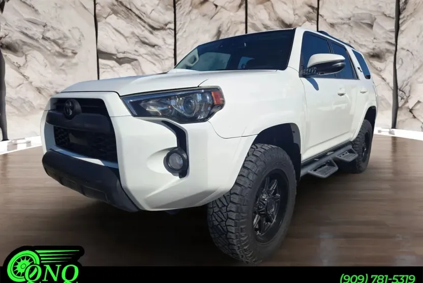 2020 Toyota 4Runner TRD Premium photo 1