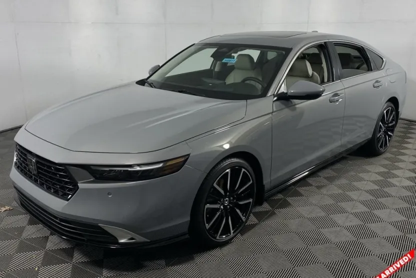 2025 Honda Accord Hybrid Touring photo 1