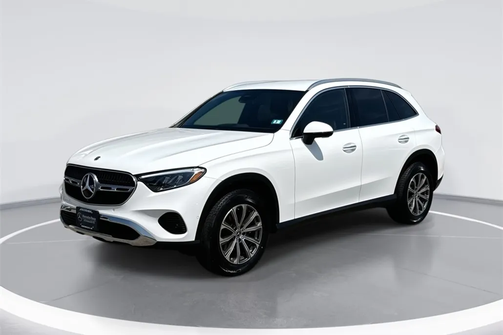 2025 Mercedes Benz GLC 300 4MATIC photo 1