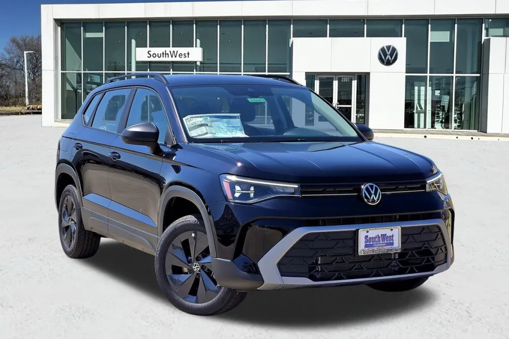 2025 Volkswagen Taos S photo 1