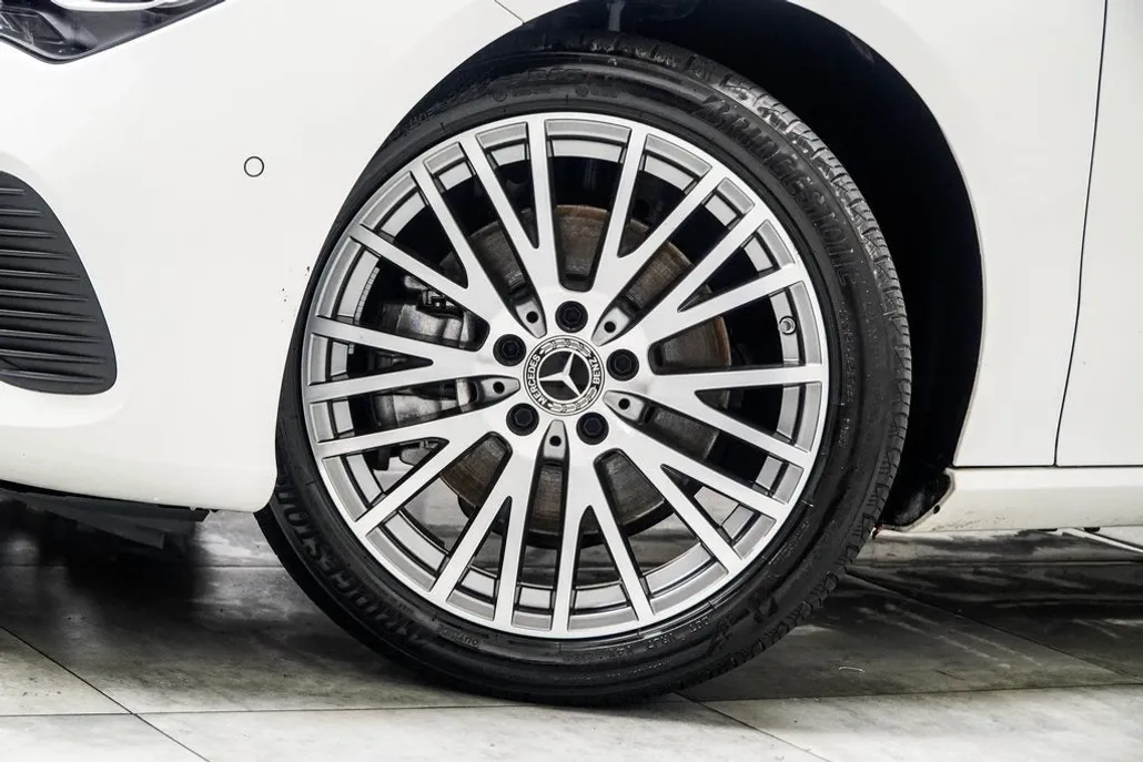 2025 Mercedes Benz CLA 250 photo 1