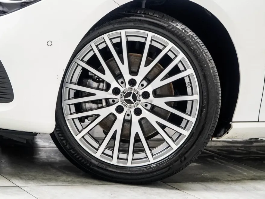 2025 Mercedes Benz CLA 250 photo 1