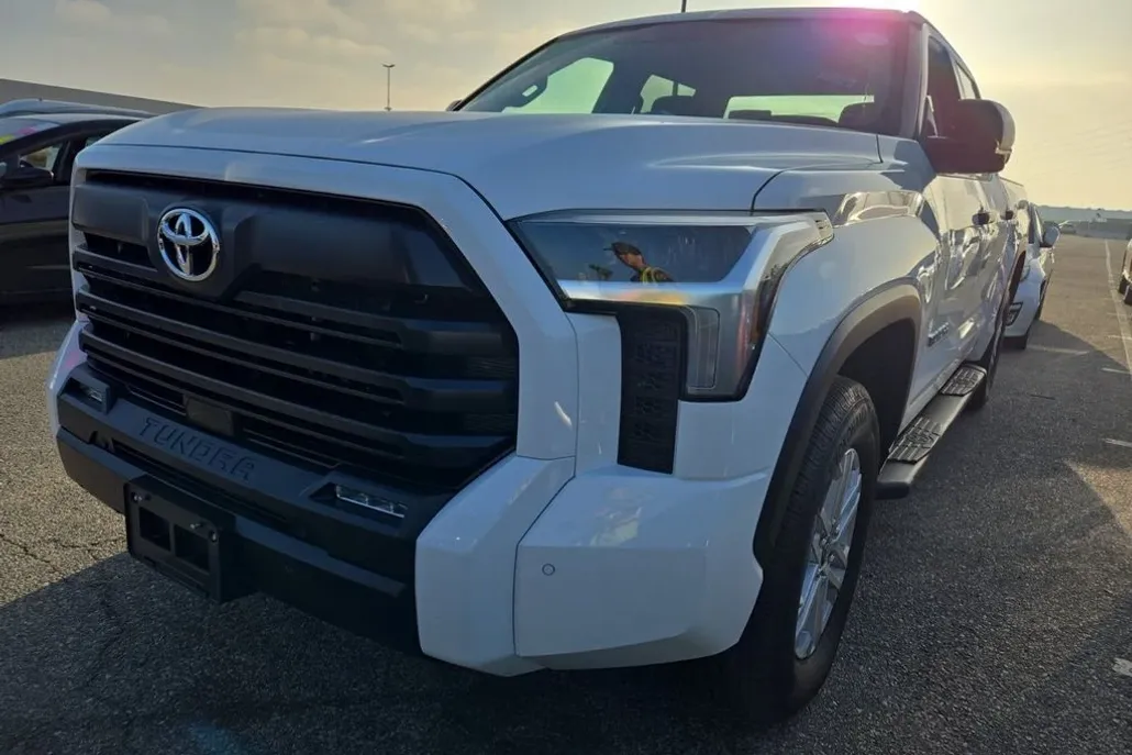 2024 Toyota Tundra SR5 photo 1