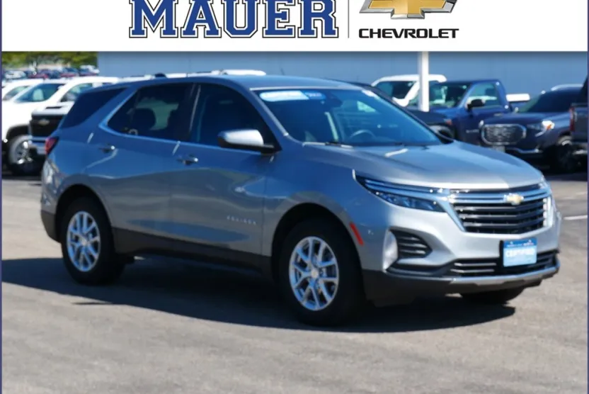 2024 Chevrolet Equinox LT photo 1