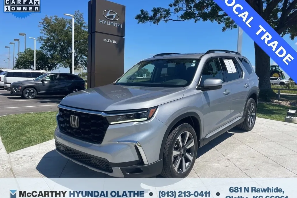 2024 Honda Pilot Touring photo 1
