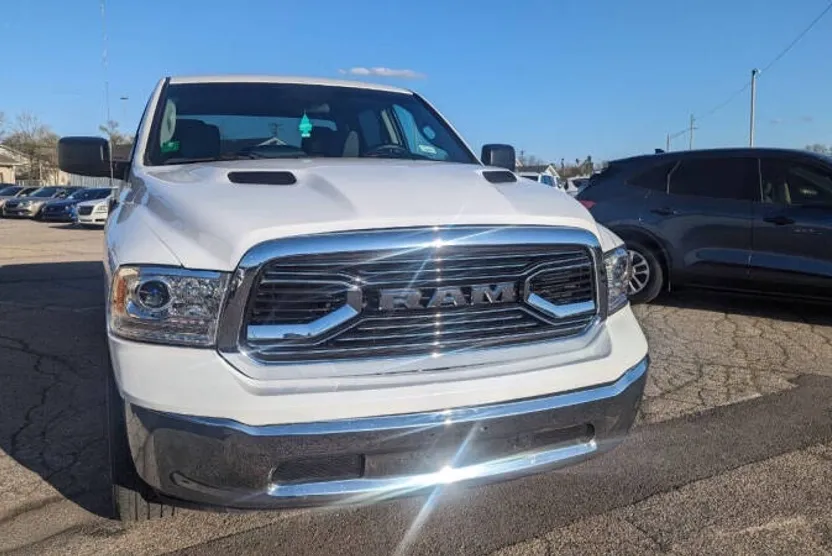 2021 Ram 1500 Classic SLT photo 1