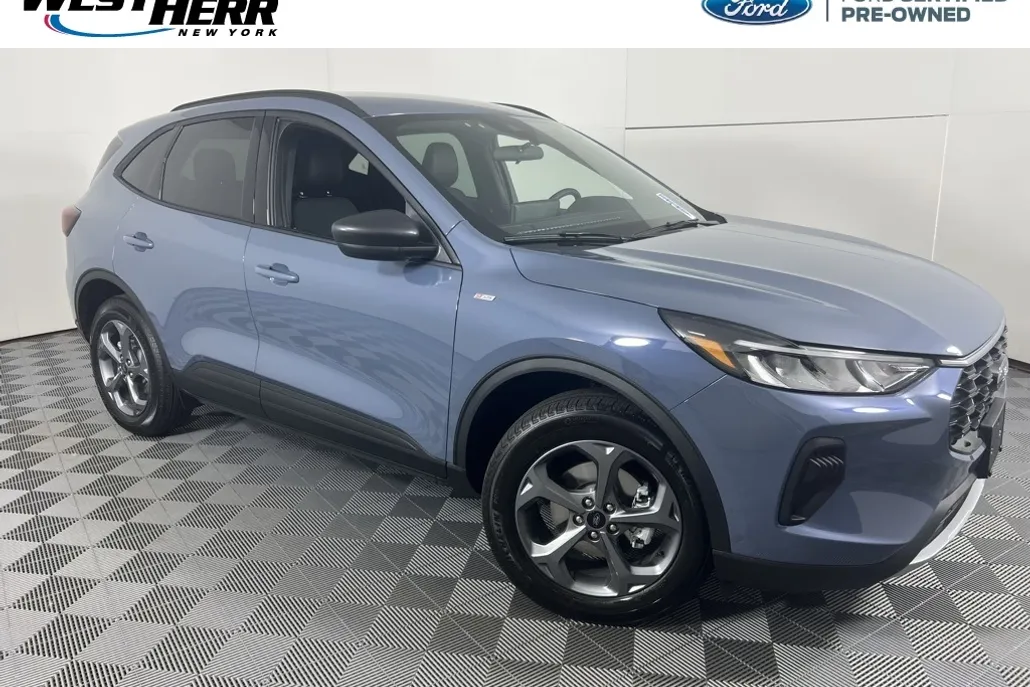 2025 Ford Escape ST-Line photo 1