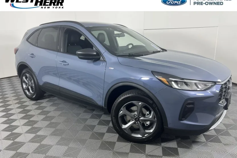 2025 Ford Escape ST-Line photo 1