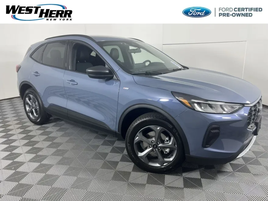 2025 Ford Escape ST-Line photo 1