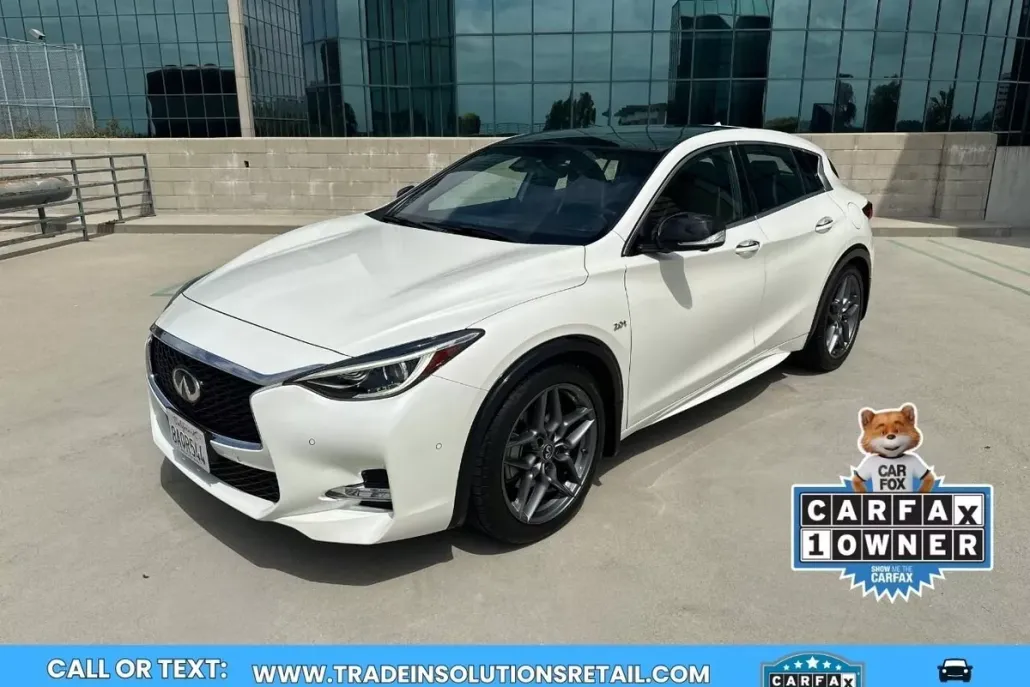 2018 Infiniti QX30 Sport photo 1
