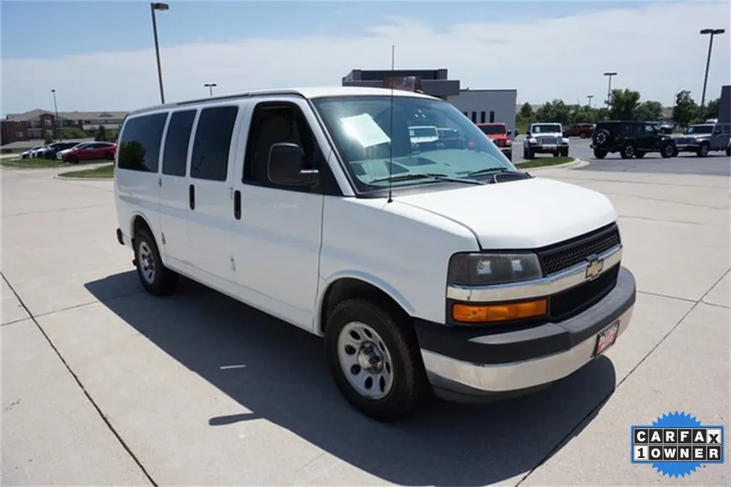 2014 Chevrolet Express 1500 LT photo 1