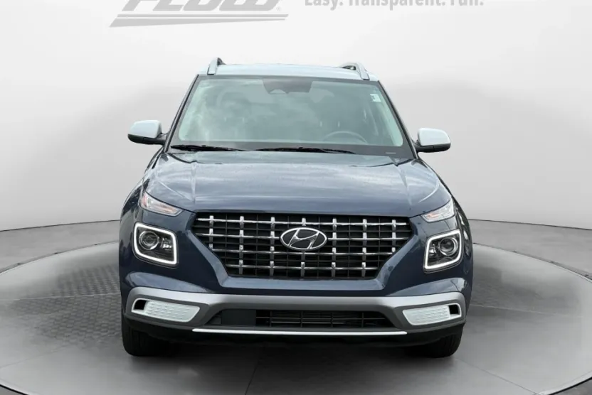 2024 Hyundai Venue Limited photo 1