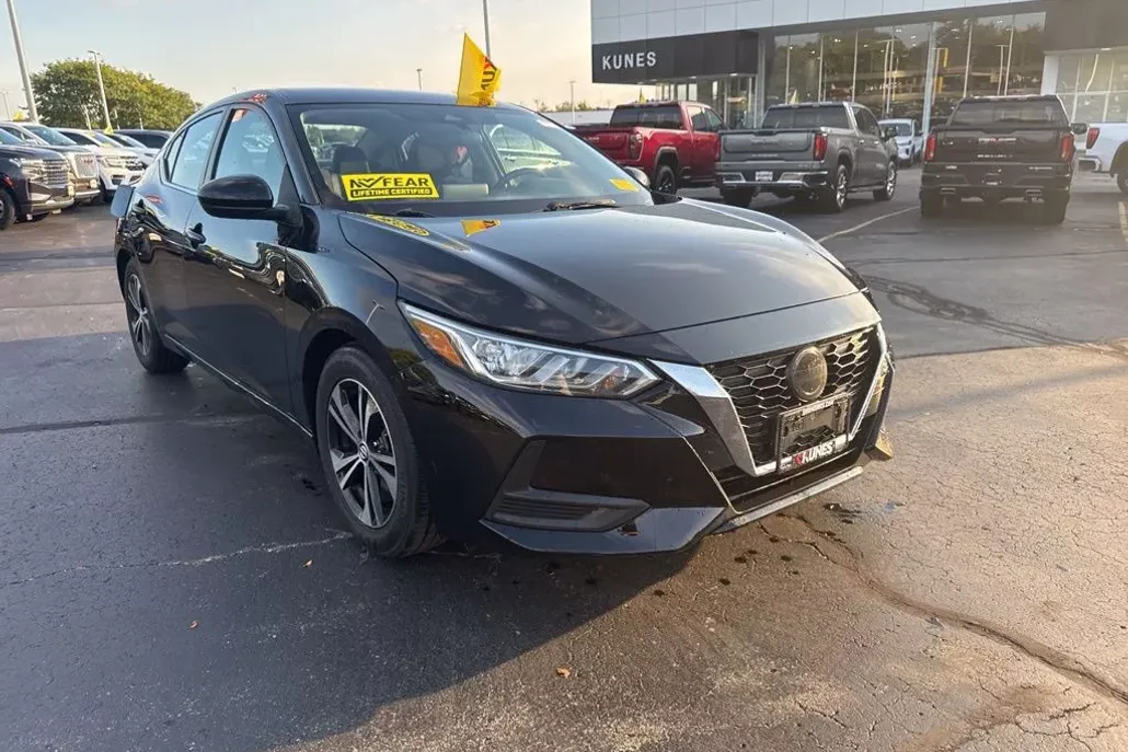 2022 Nissan Sentra SV photo 1