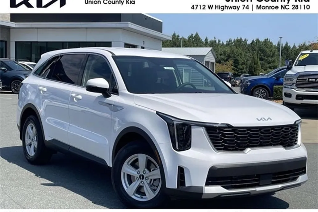 2026 Kia Sorento LX photo 1
