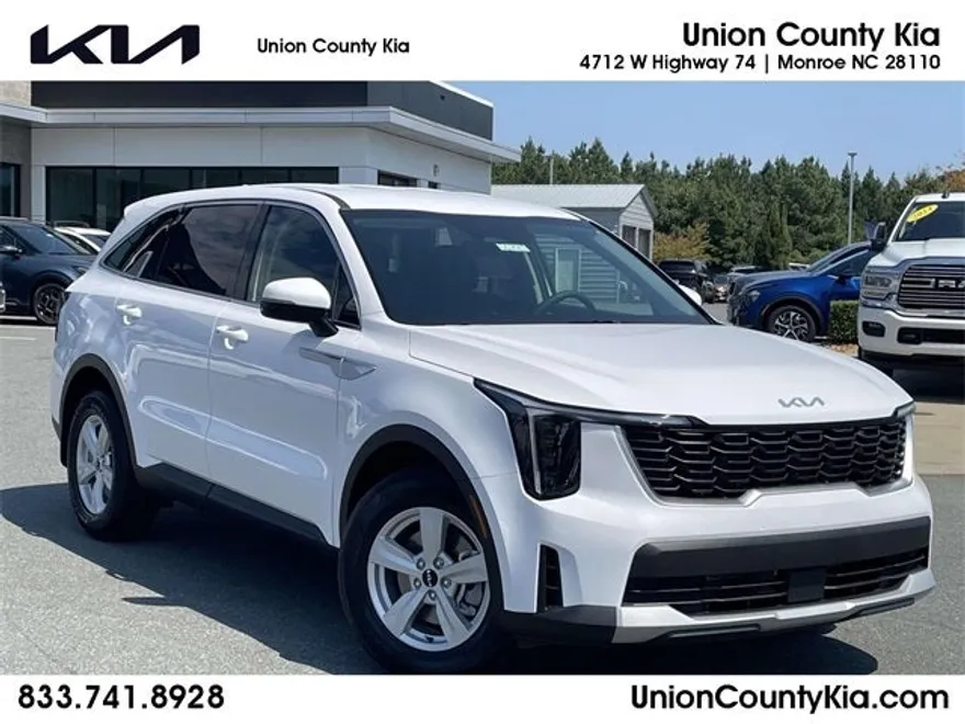 2026 Kia Sorento LX photo 1