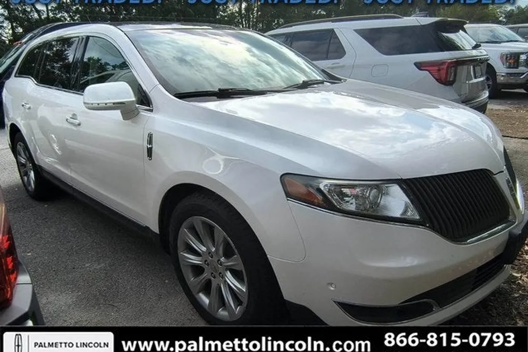 2016 Lincoln MKT EcoBoost photo 1
