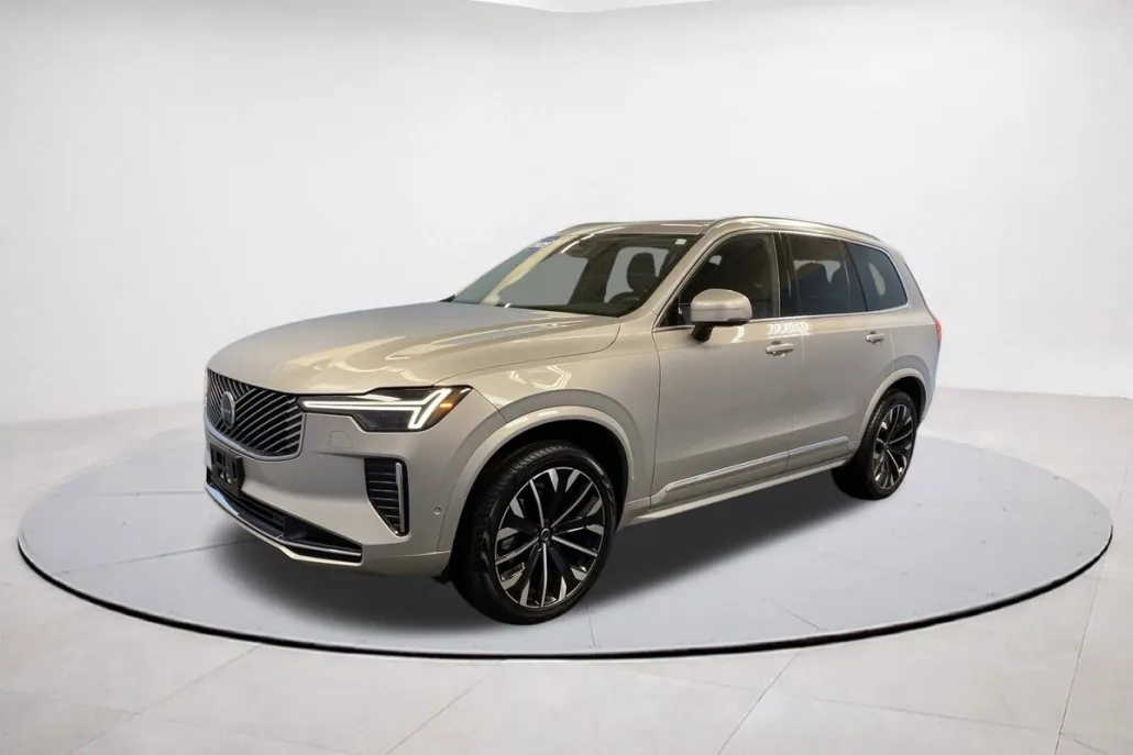 2025 Volvo XC90 Plus photo 1
