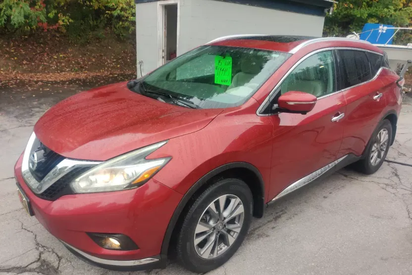 2015 Nissan Murano SV photo 1