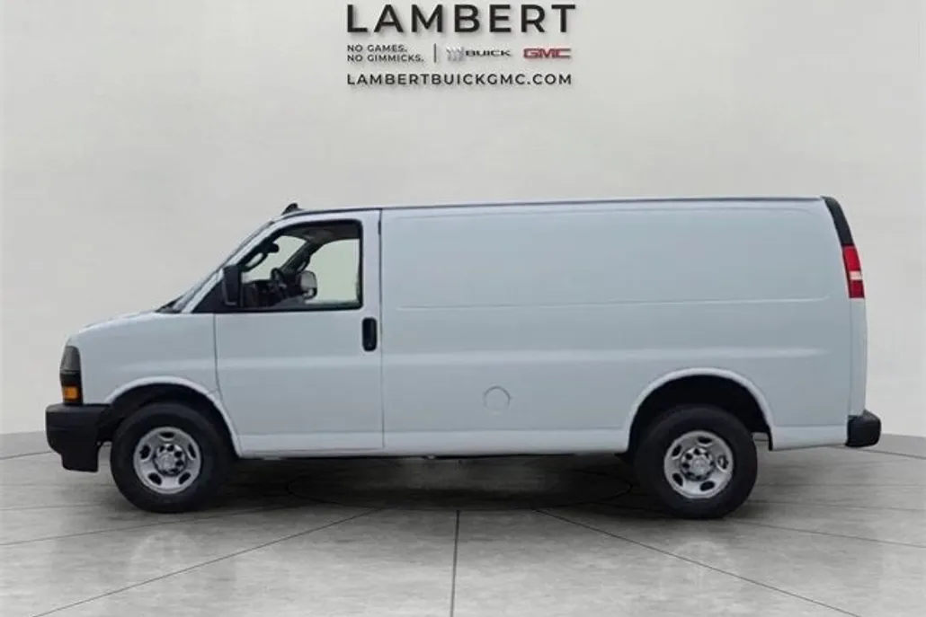 2018 Chevrolet Express 2500 Cargo Van photo 1