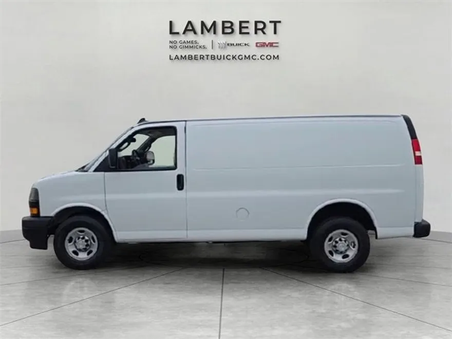 2018 Chevrolet Express 2500 Cargo Van photo 1