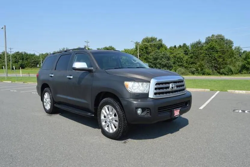 2013 Toyota Sequoia Platinum photo 1