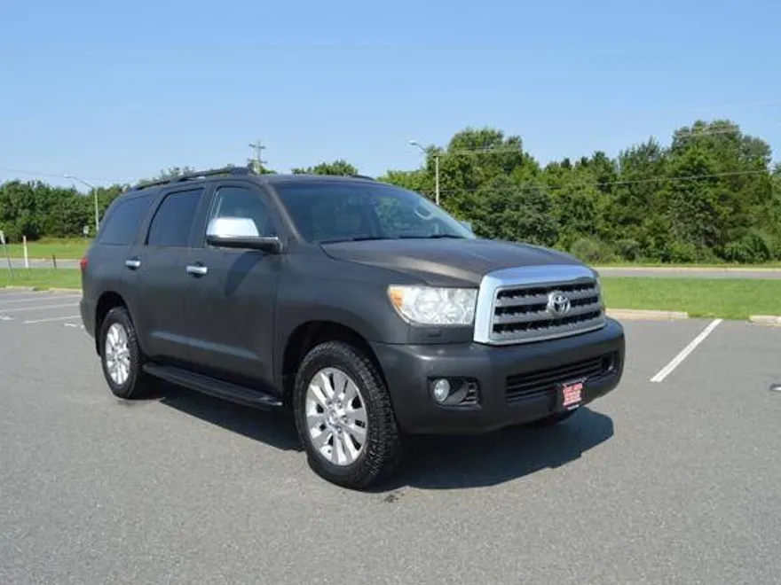 2013 Toyota Sequoia Platinum photo 1