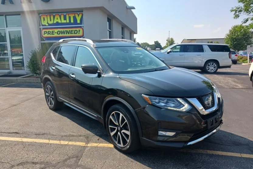 2017 Nissan Rogue SL photo 1