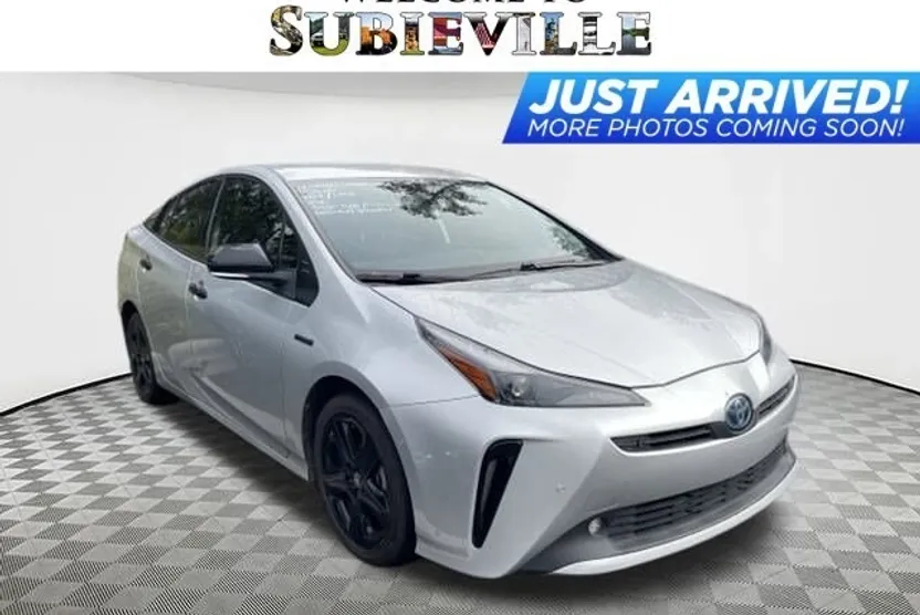 2022 Toyota Prius L Eco photo 1