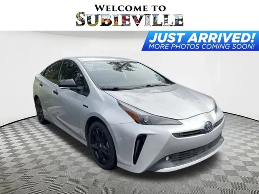 2022 Toyota Prius L Eco photo 1