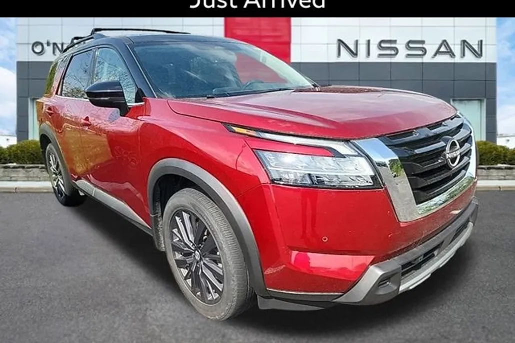 2023 Nissan Pathfinder SL photo 1