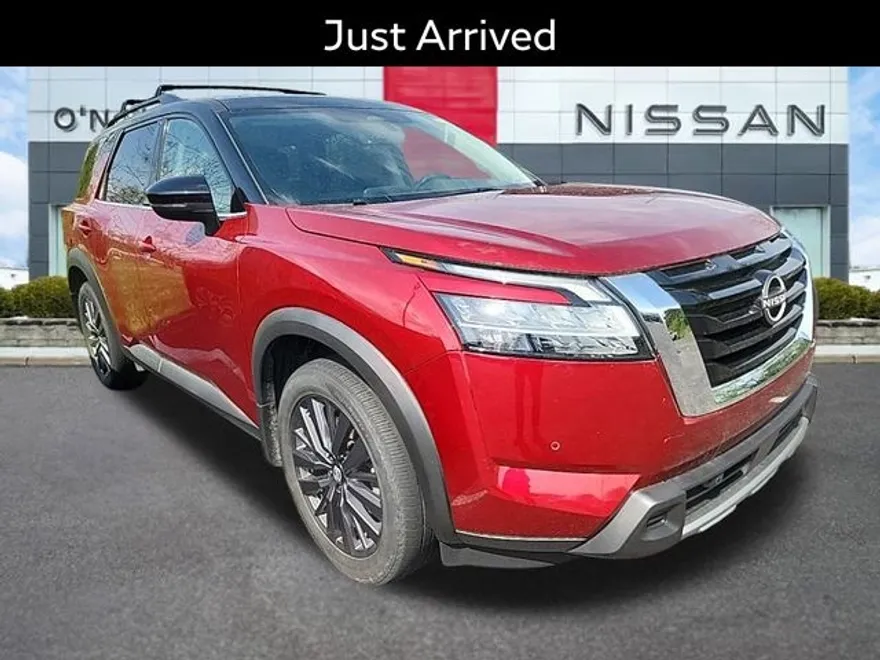 2023 Nissan Pathfinder SL photo 1