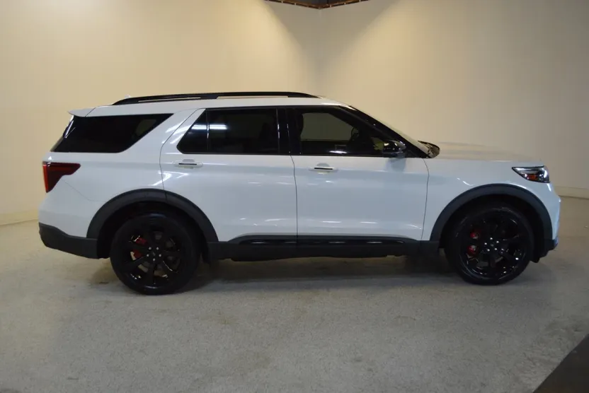 2020 Ford Explorer ST photo 1