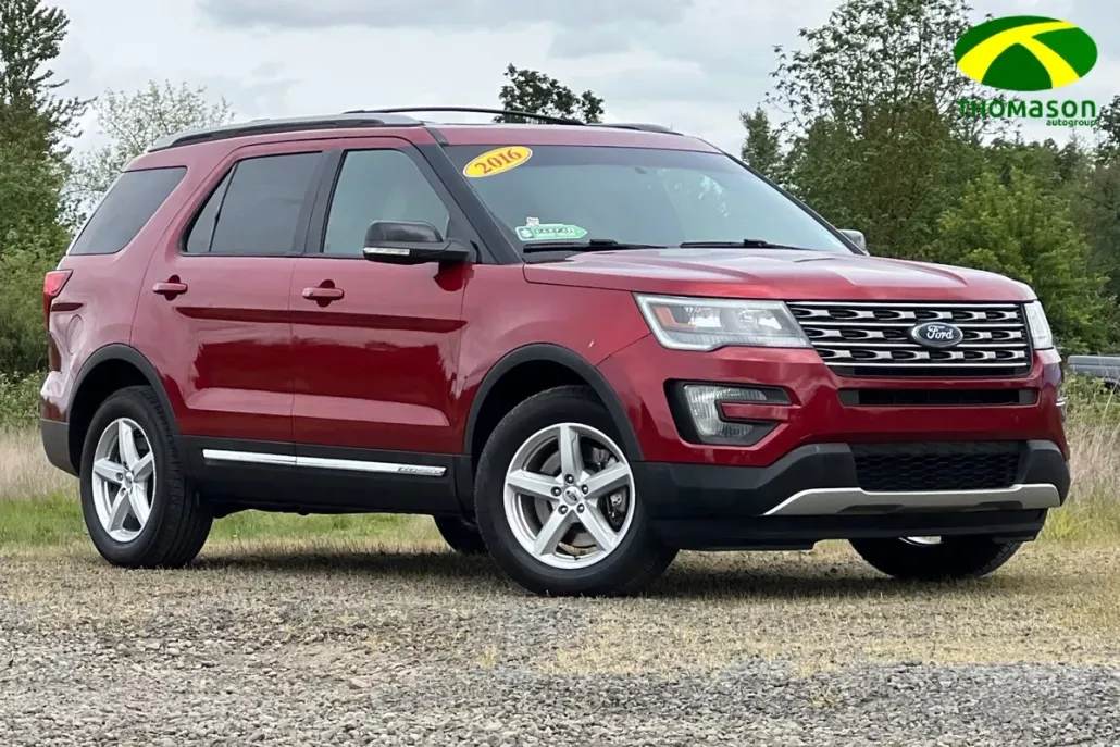 2016 Ford Explorer XLT photo 1