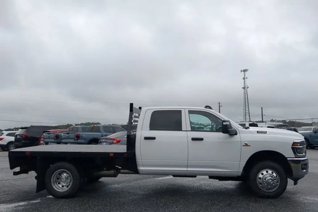 2025 Ram 3500 Tradesman photo 1