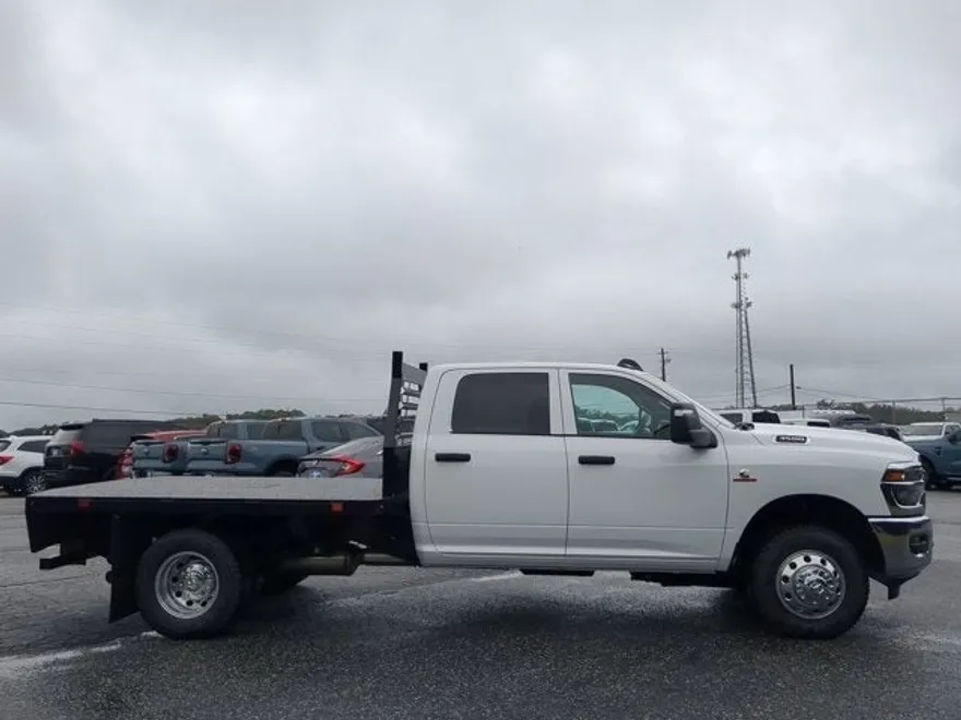 2025 Ram 3500 Tradesman photo 1