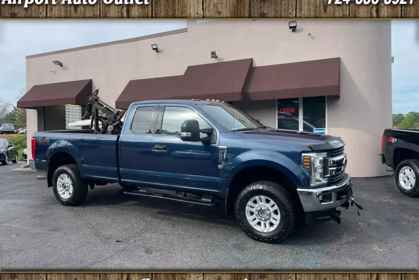 2019 Ford F-350 XLT photo 1