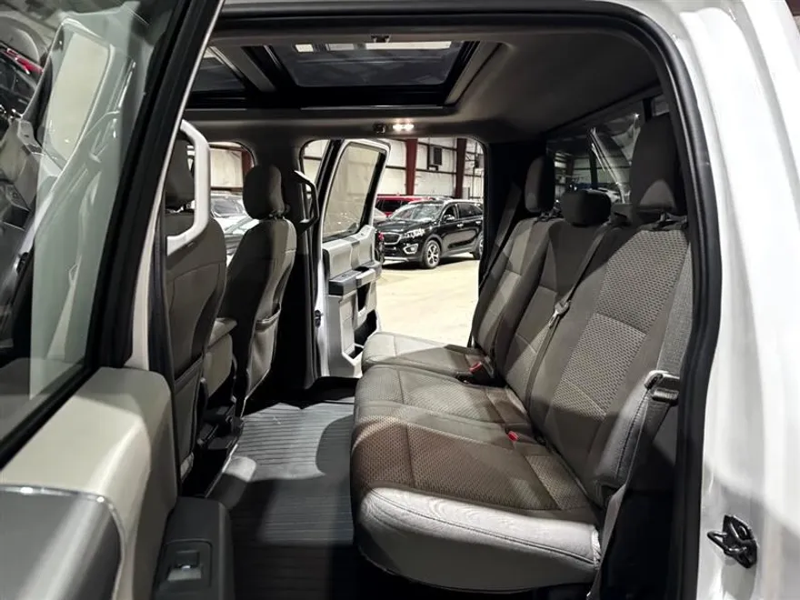 2016 Ford F-150 XLT photo 17