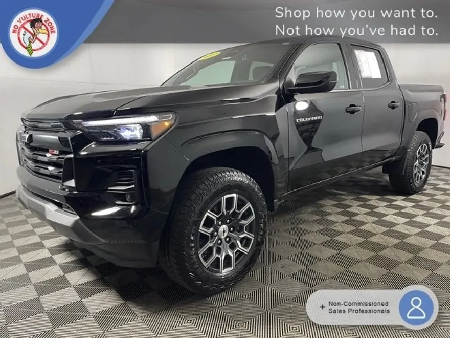2023 Chevrolet Colorado Z71 photo 1