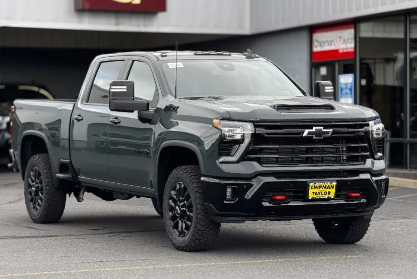 2026 Chevrolet Silverado 3500HD LT photo 1