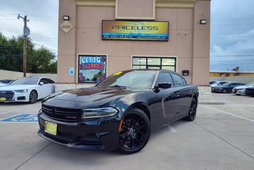 2019 Dodge Charger SXT photo 1