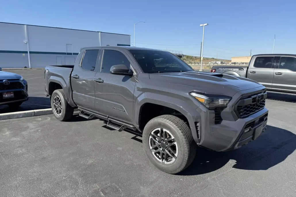 2024 Toyota Tacoma TRD Sport photo 1