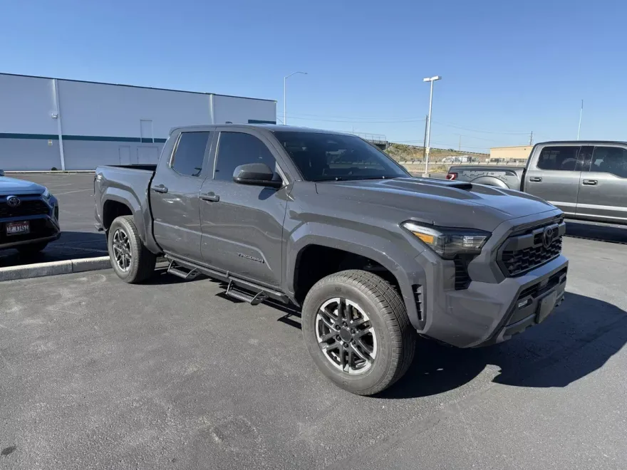 2024 Toyota Tacoma TRD Sport photo 1