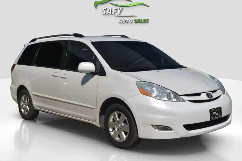 2007 Toyota Sienna XLE photo 1