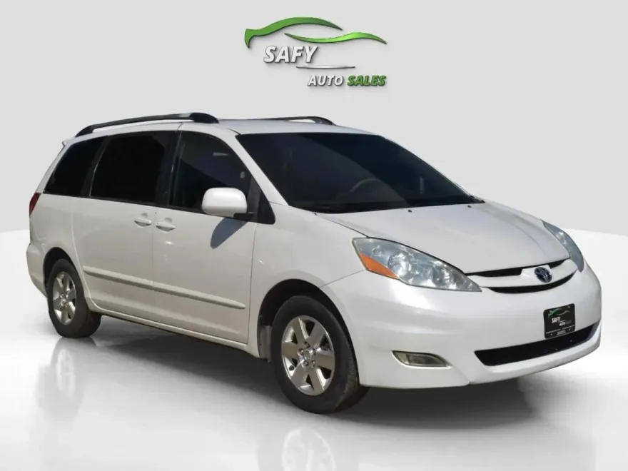 2007 Toyota Sienna XLE photo 1