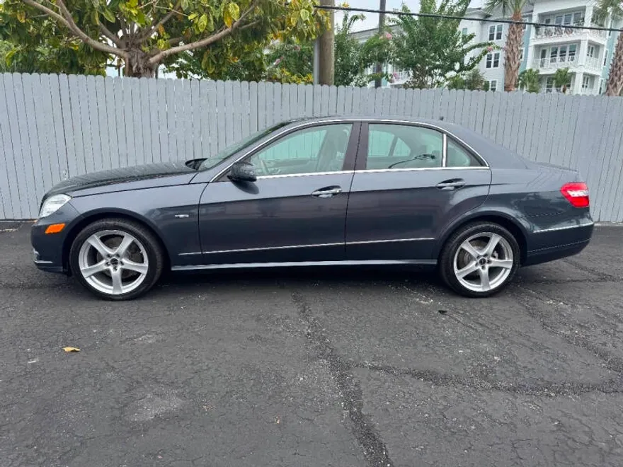 2012 Mercedes Benz E 350 4MATIC photo 1